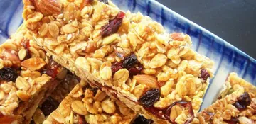 Müsli tyčinky s brusinkami